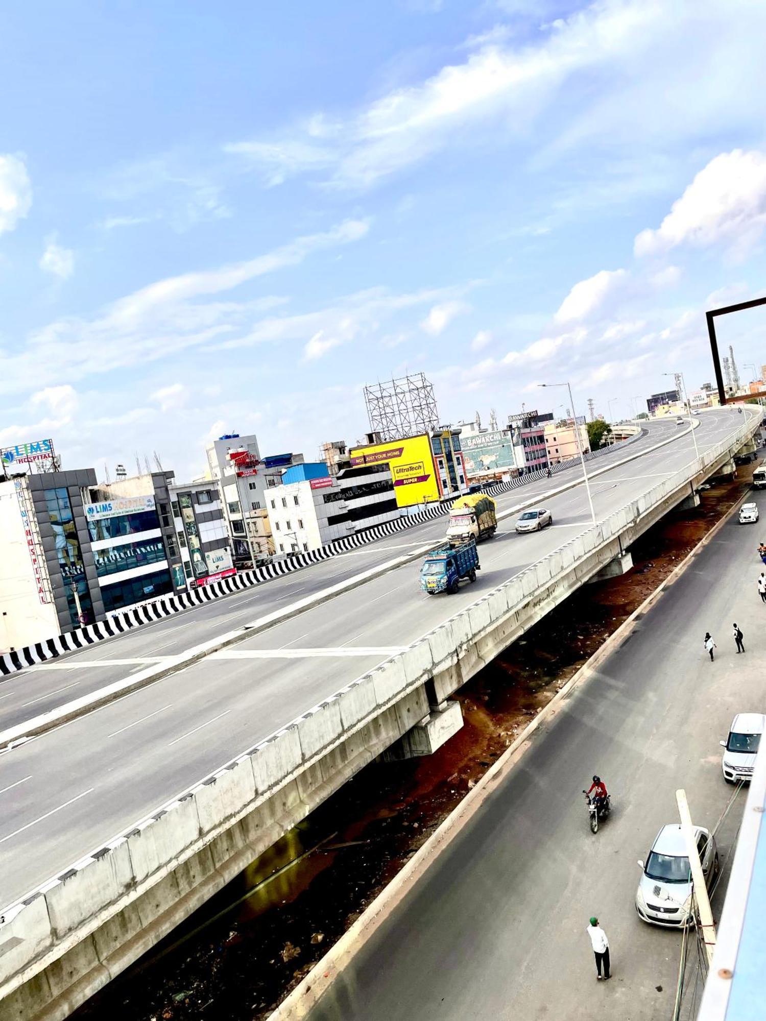 Hotel Sita Grand Shamshabad Exteriör bild